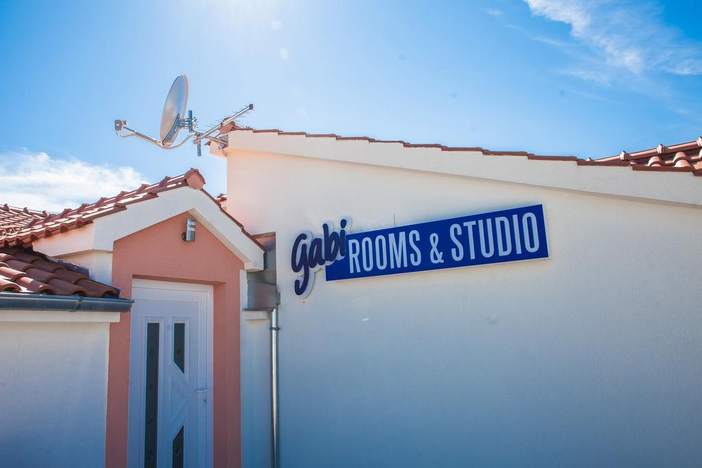 Gabi Rooms & Studio Apartment Lozovac Exterior foto