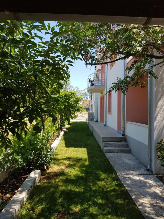 Gabi Rooms & Studio Apartment Lozovac Exterior foto