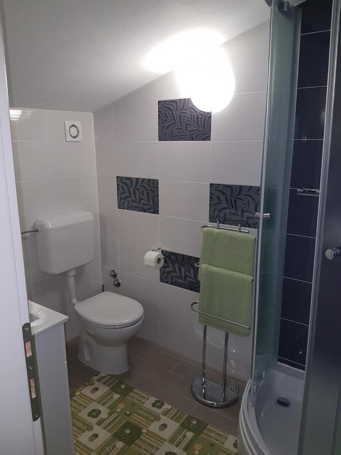 Gabi Rooms & Studio Apartment Lozovac Exterior foto