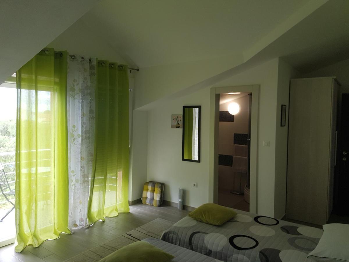 Gabi Rooms & Studio Apartment Lozovac Exterior foto