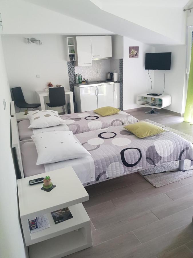 Gabi Rooms & Studio Apartment Lozovac Exterior foto
