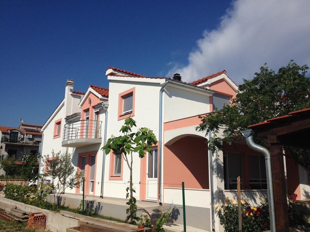 Gabi Rooms & Studio Apartment Lozovac Exterior foto